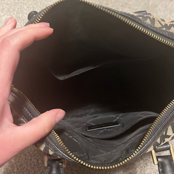 Michael Kors bag and wallet set - Picture 8 of 8